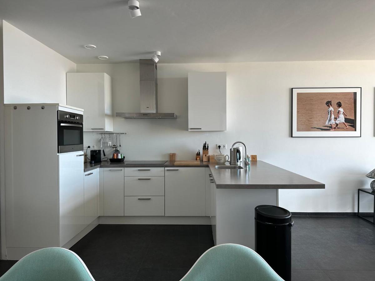 Apartment Met Frontaal Zeezicht In Bloemendaal