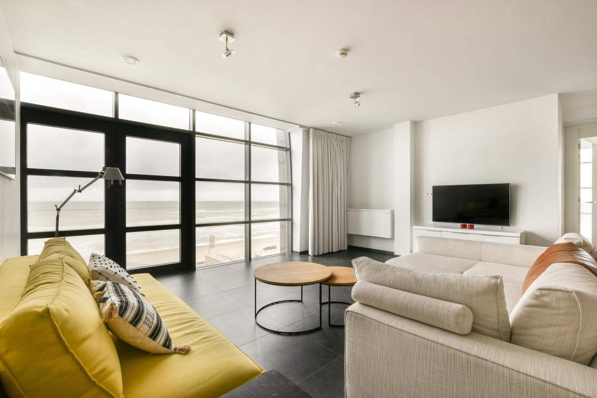 Met Frontaal Zeezicht In Apartment