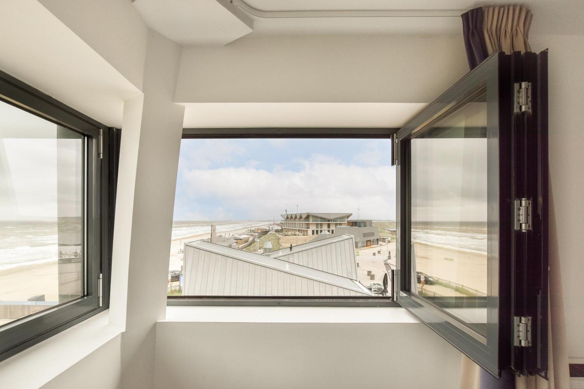 Apartment Met Frontaal Zeezicht In *