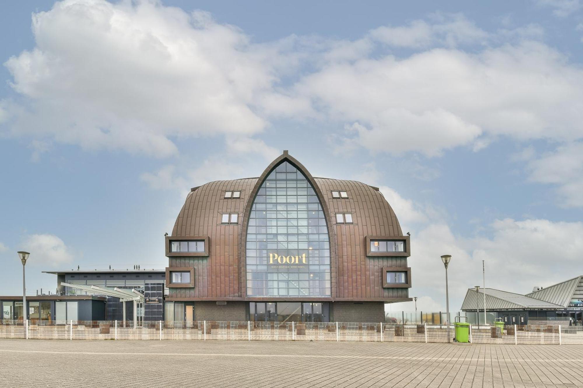 Apartment Met Frontaal Zeezicht In *