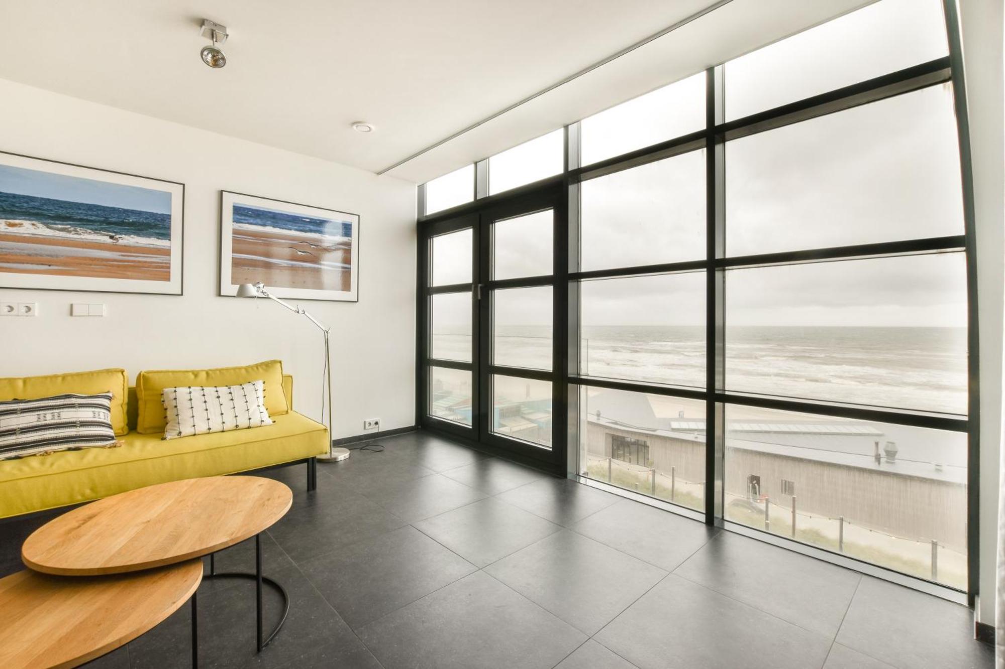 Apartment Met Frontaal Zeezicht In Bloemendaal